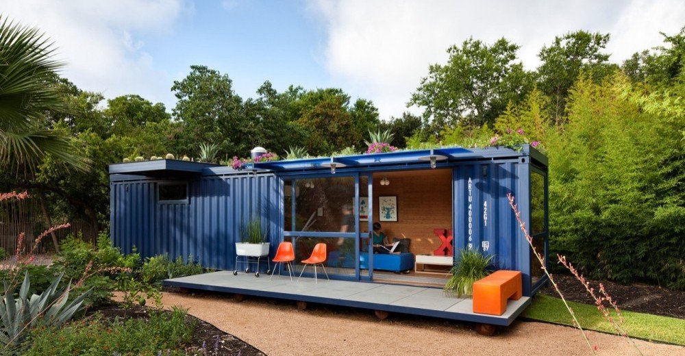 Domek ogrodowy z miejscem do siedzenia