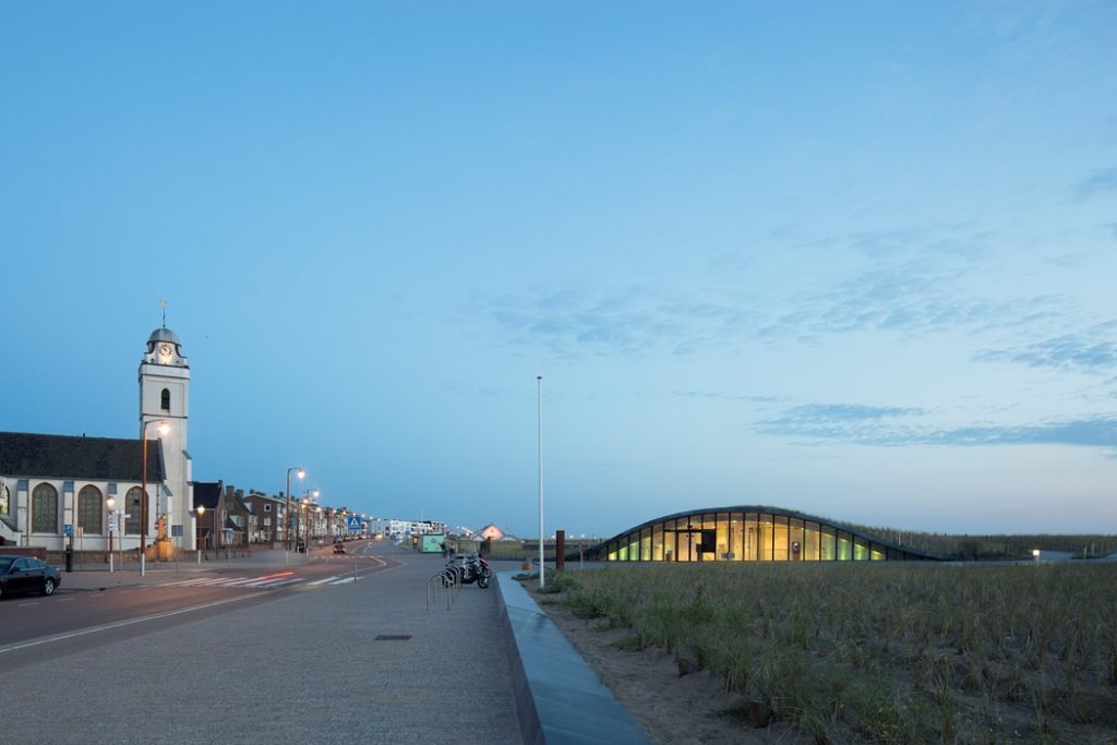 10-underground-parking-katwijk-aan-zee_entrance-at-night