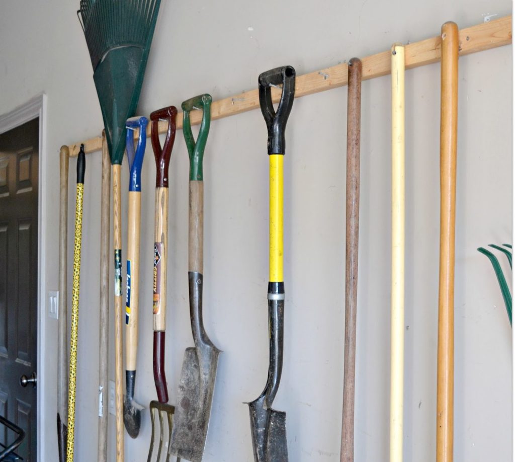 System wieszany w garażu