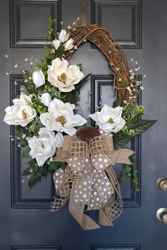 Wieniec wielkanocny z kwiatami