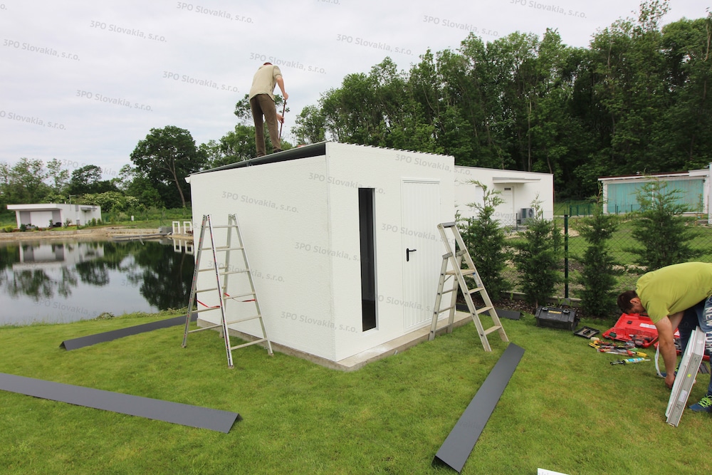 Montaż pokrycia dachowego na domek ogrodowy GARDEON
