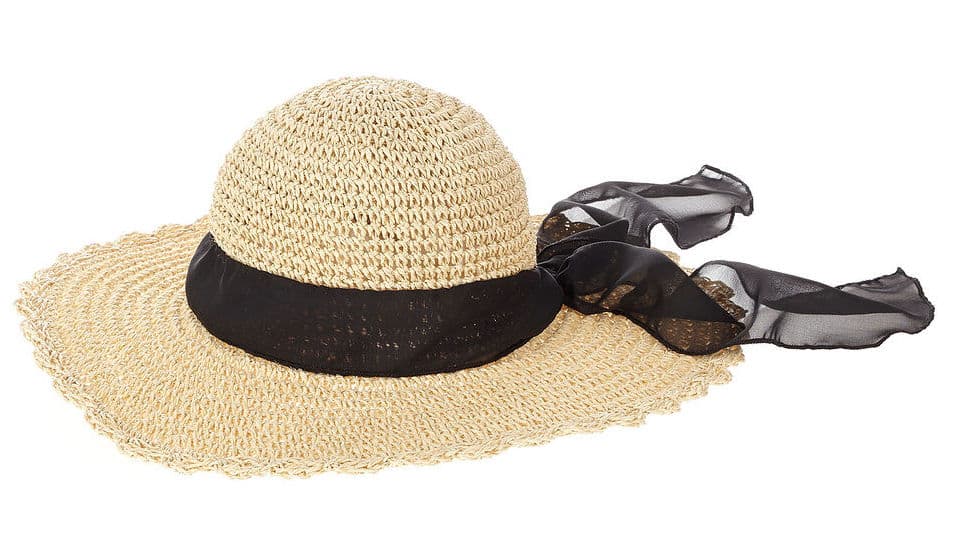 Klobúk s čiernou stuhou pre dámy