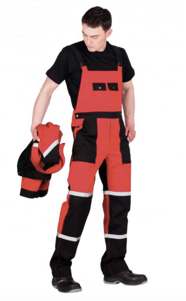 Mężczyzna w odzieży roboczej