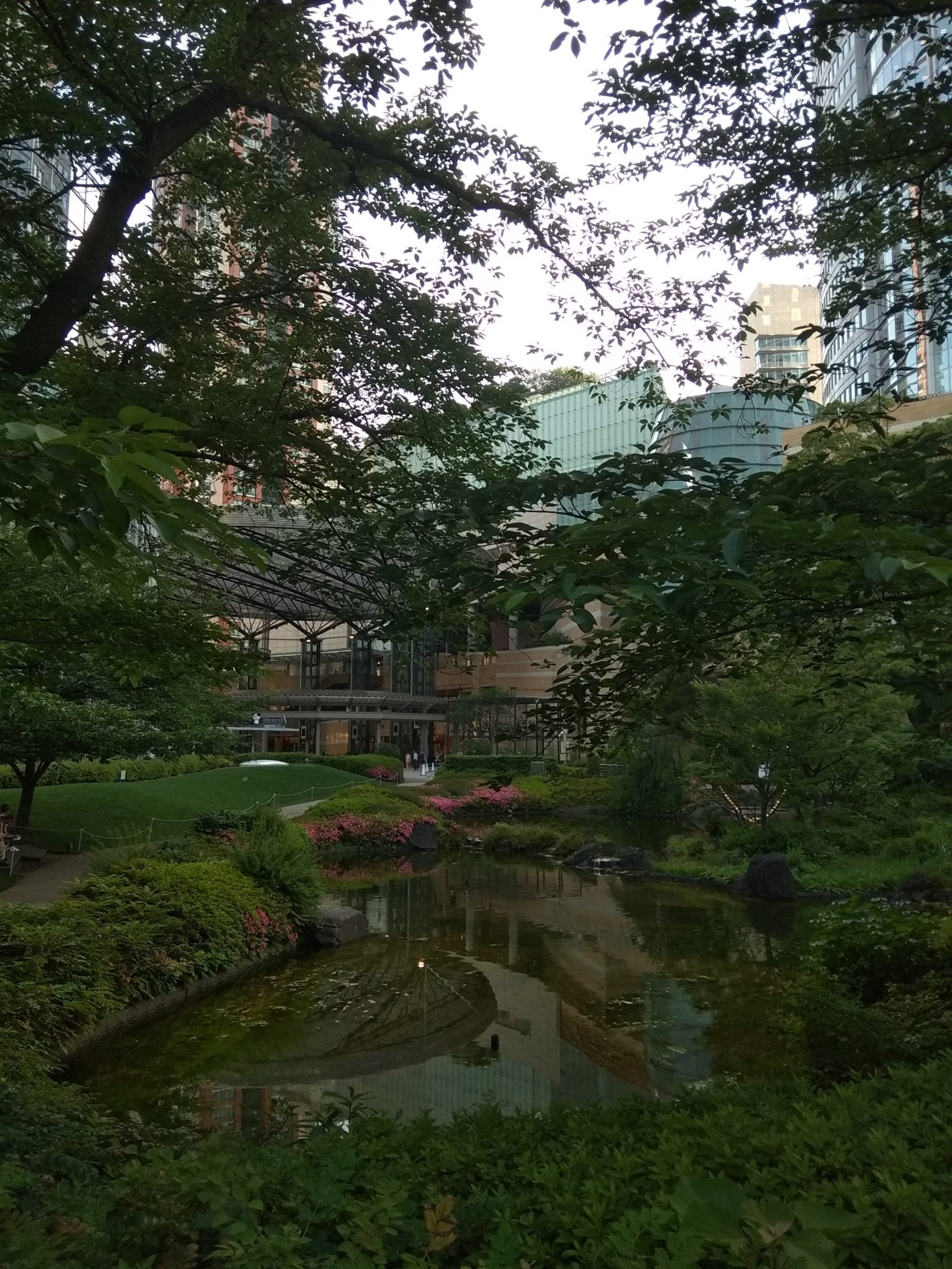 Park miejski w ogrodzie japońskim