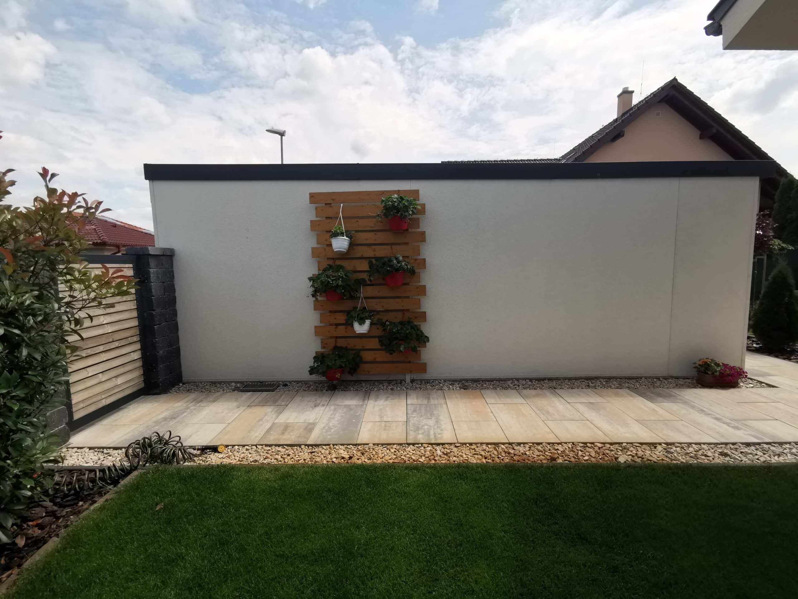 Drewniana dekoracja garażu