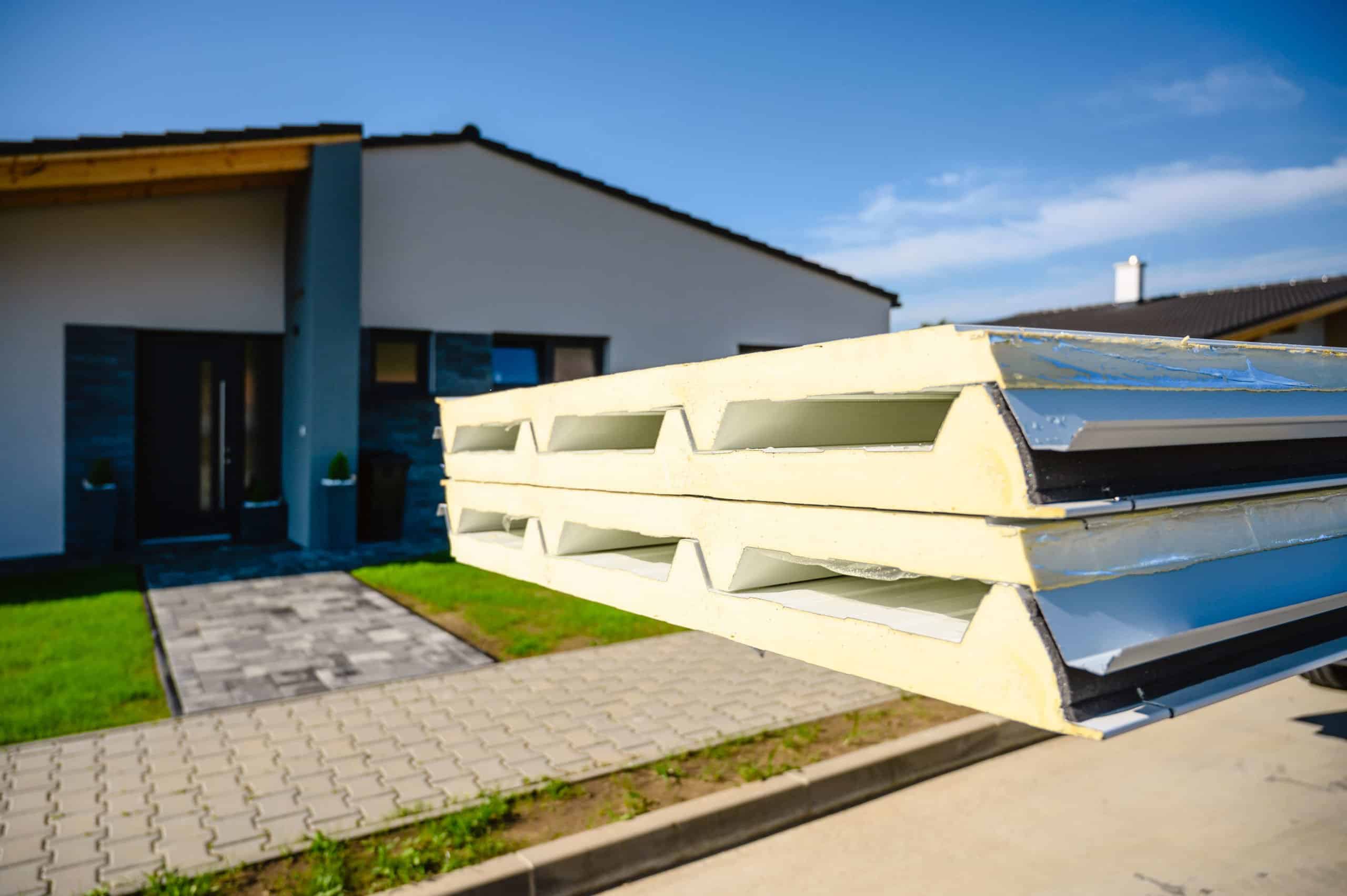 Izolovan&aacute; stre&scaron;n&aacute; krytina pre montovan&uacute; gar&aacute;ž Gardeon