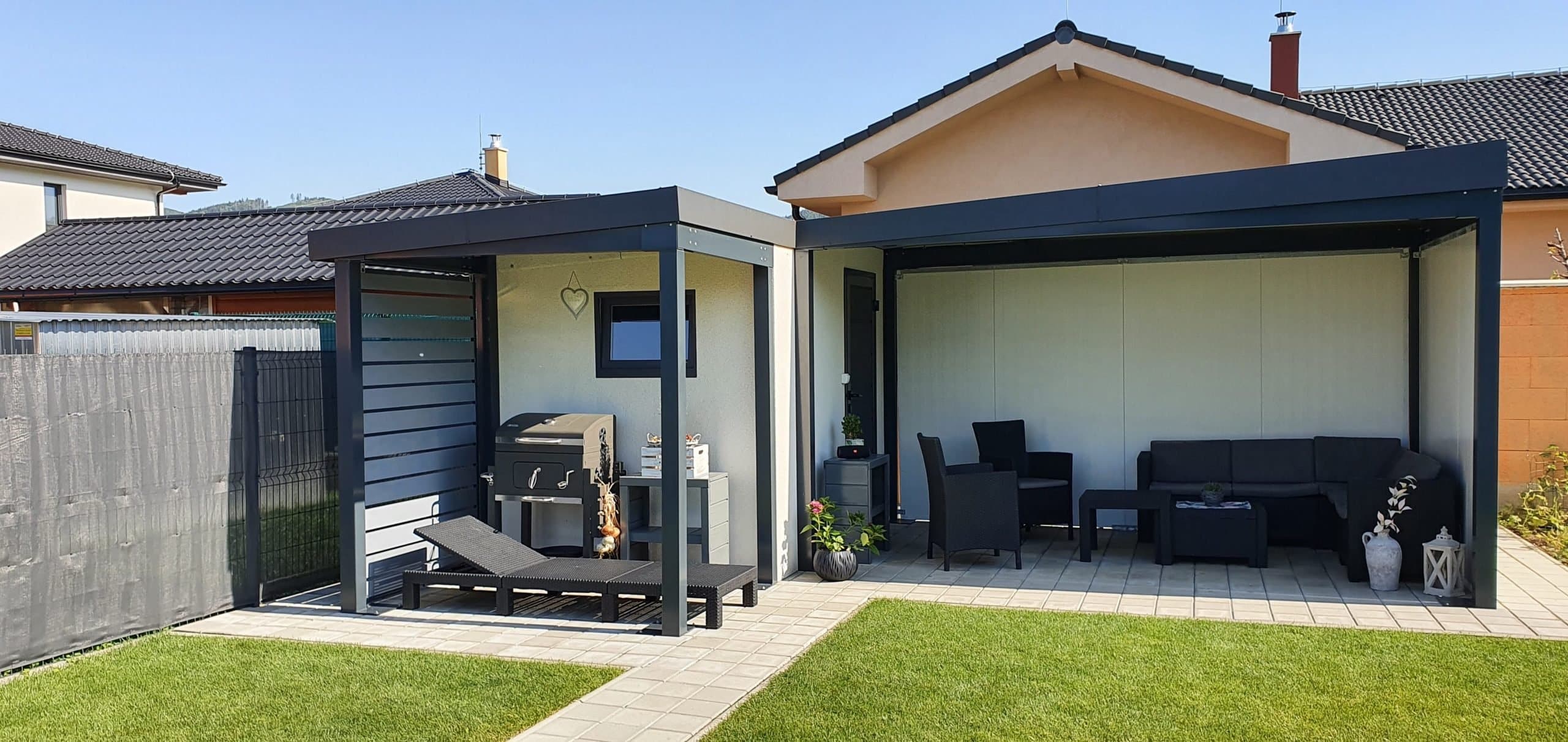 Záhradný domček s dvoma prístreškami