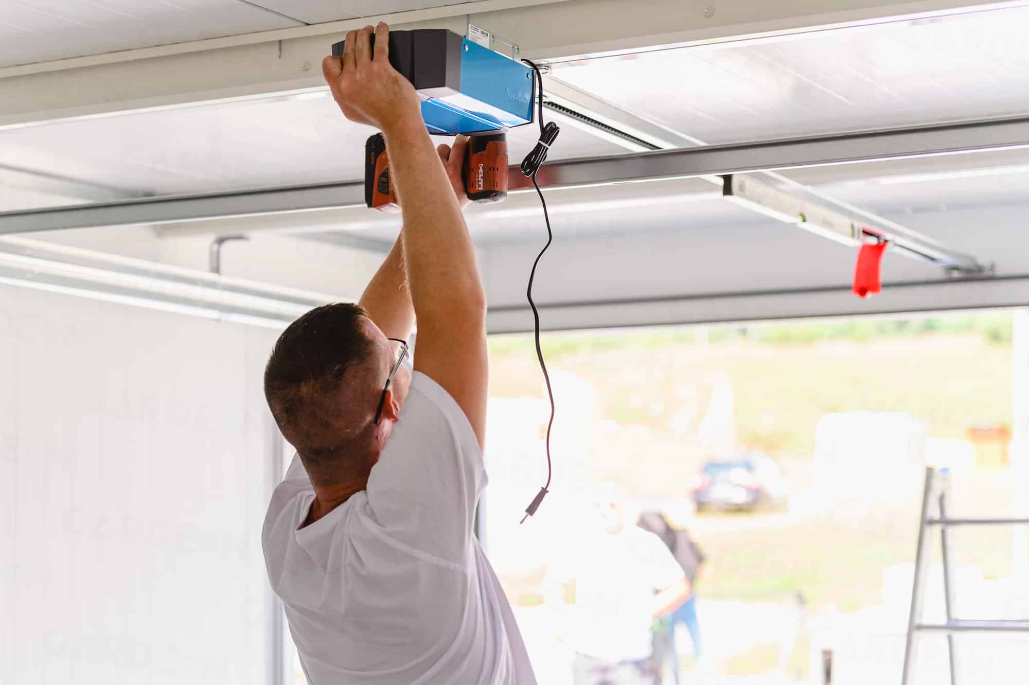 Mont&aacute;ž motora Hormann SupraMatic