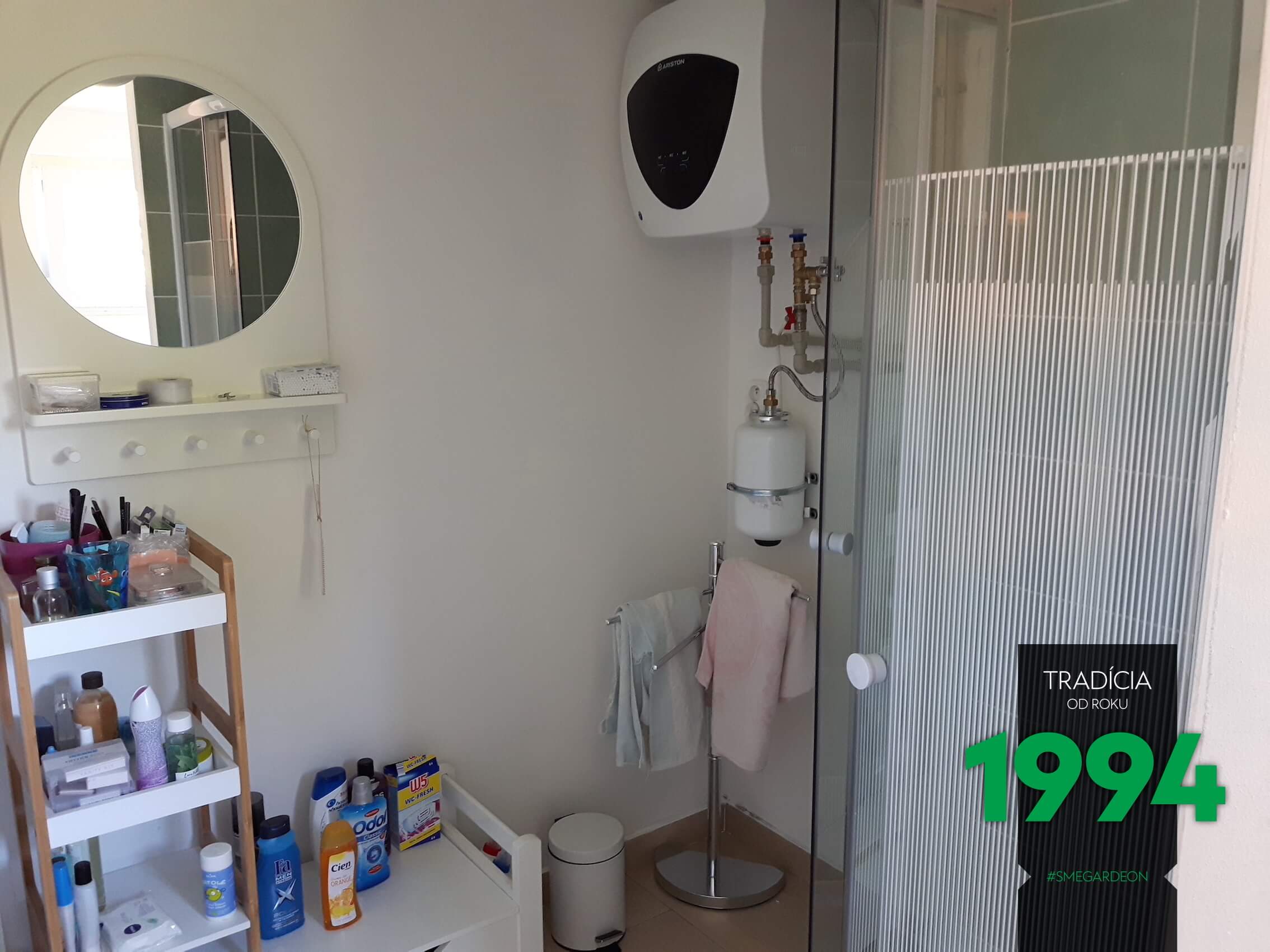 K&uacute;peľňa vo vn&uacute;tri z&aacute;hradn&eacute;ho domčeka