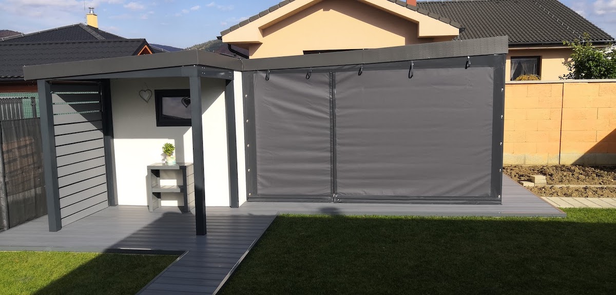 Plandeka ochronna pod altaną