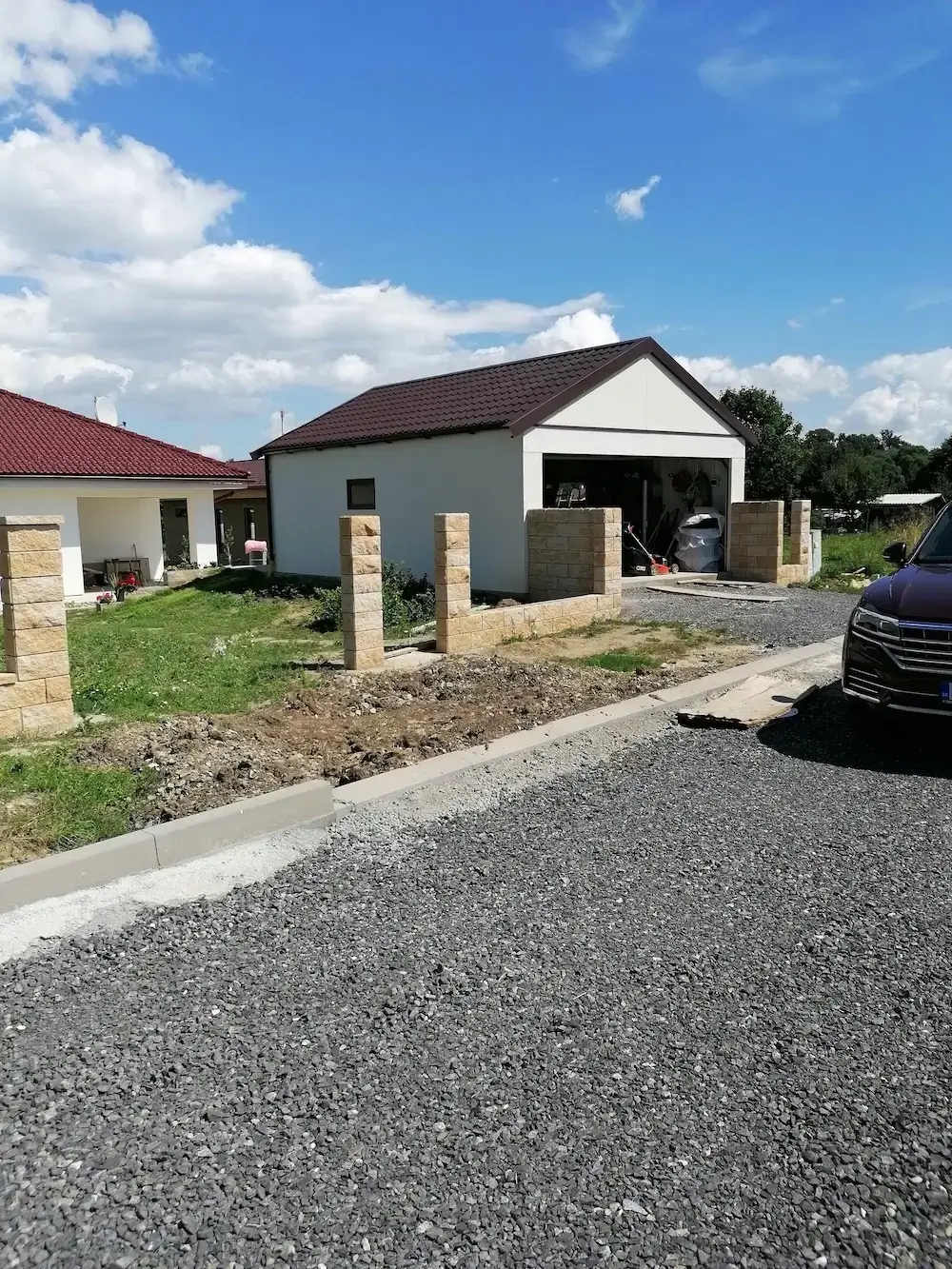 Garáž se špičatou střechou