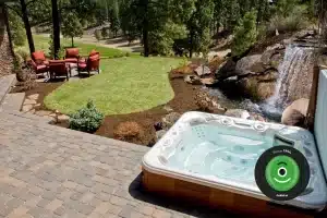 V&iacute;řivka na rodinn&eacute;m domě u okraje lesa s mnoha funkcemi a tryskami.