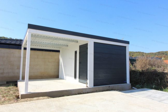 Garáž pre jedno auto s prístreškom s rovnou strechou