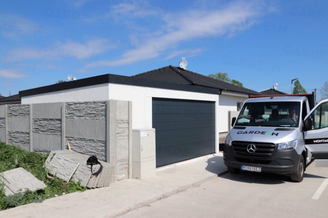 Garáž pre dve autá pri dodávke