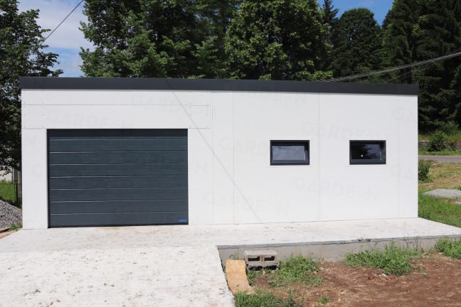 Oceľový sklad GARDEON v bielej omietke