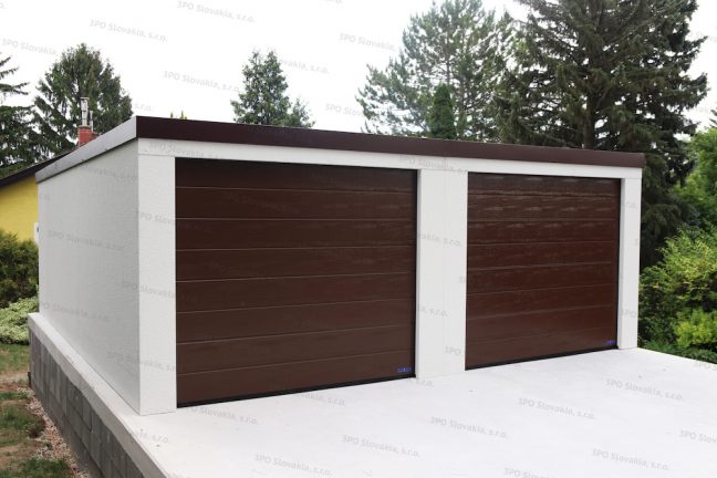 Garáž pre dve autá s dvoma sekcionálnymi bránami Hormann v hnedej farbe