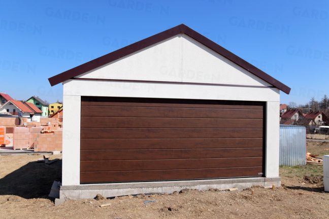 Montovaná dvojgaráž so sedlovou strechou