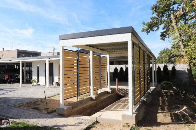 Jednoprístrešok GARDEON s drevenými výplňami