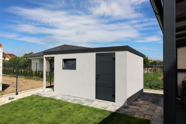 Montovaný záhradný domček s sivej omietke