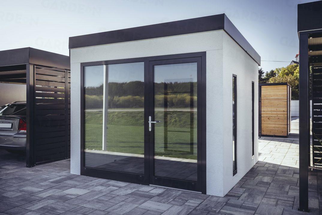 Dizajnový záhradný domček GARDEON v bielej omietke