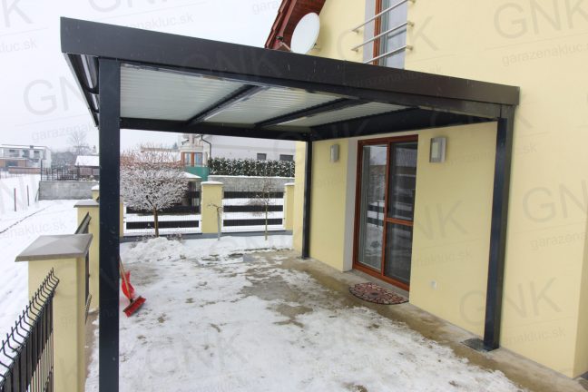 Montovaná pergola GARDEON v antracitovej ral 7016