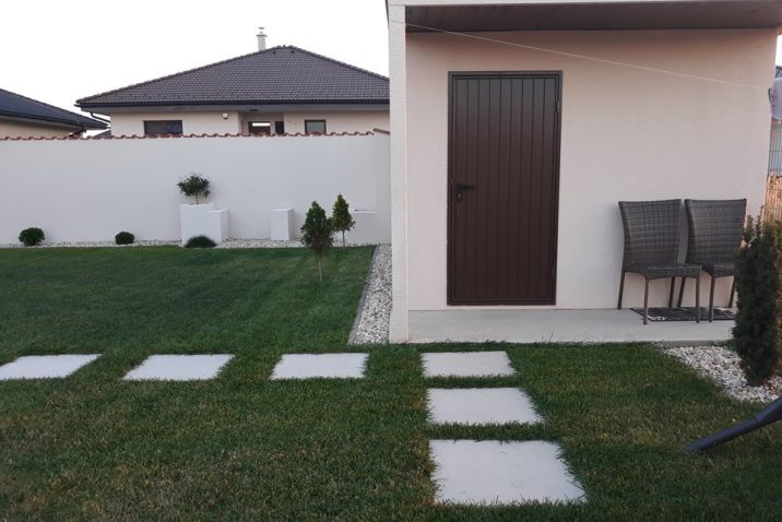 Záhradný domček GARDEON s hnedými dverami