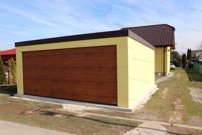 Montovaná garáž GARDEON pre dve autá pri rodinnom dome