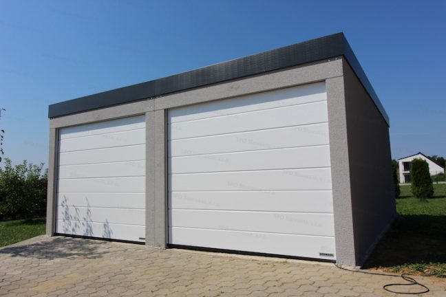Garáž GARDEON s dvoma samostatnými bránami v bielej farbe