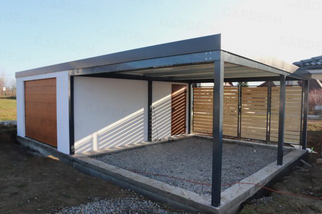 Montovaná jednogaráž s prístreškom na pravej strane