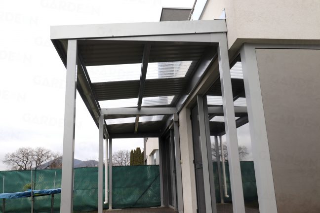 Záhradná pergola GARDEON v sivej farbe