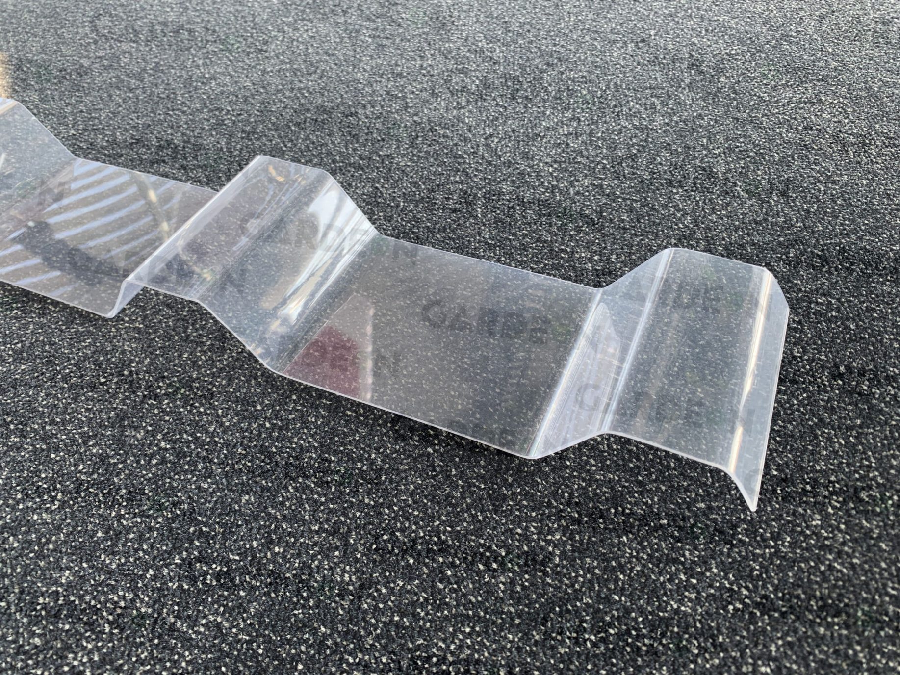 Polykarbonátová strešná krytina