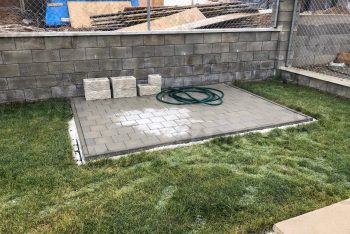 Zámková dlažba s pätkami pod dlažbou