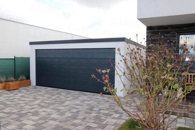 Garáž pre dve autá pri rodinnom dome