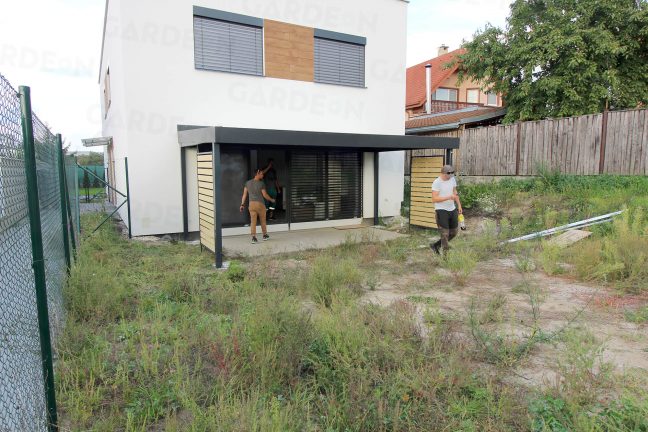 Montovaná pergola pri rodinnom dome