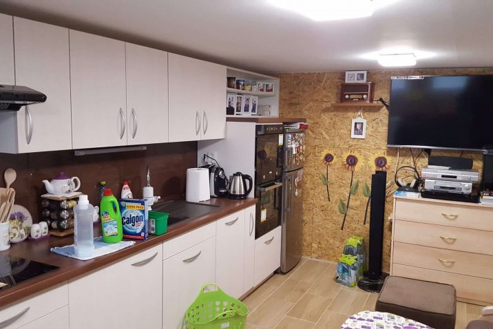 Prerobené vnútro montovaného záhradného domčeka GARDEON