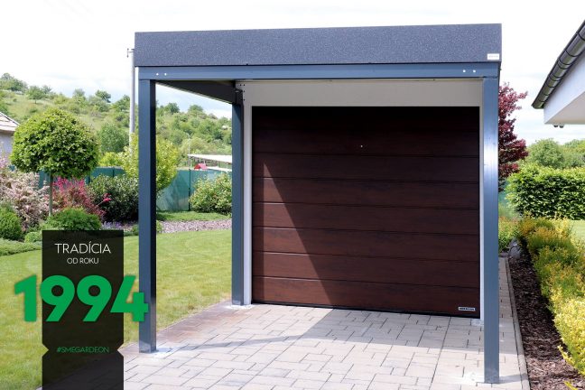 Prístrešok pred garážou pre jedno auto