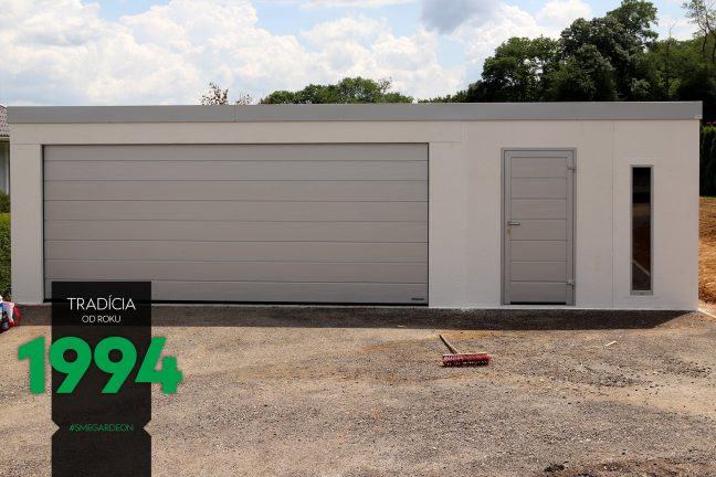 Atypická garáž bielej farby