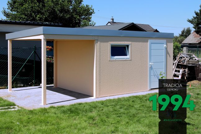 Žltý záhradný domček s prestrešením z ľavej strany