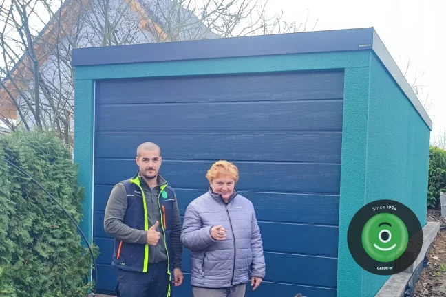 Zákazník u garáže