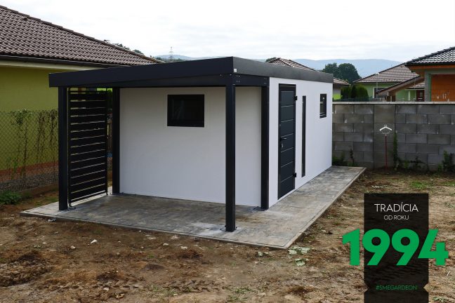 Záhradný domček s prístreškom