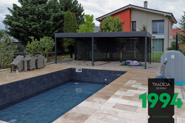 Pergola pred bazénom