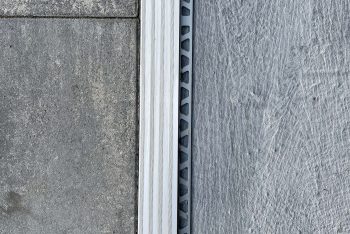 Podlaha v garáži pred