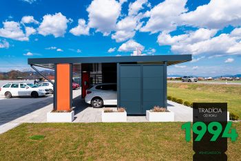 Prístrešok SIEBAU pre tri autá v showroome v Turčianskom Ďure