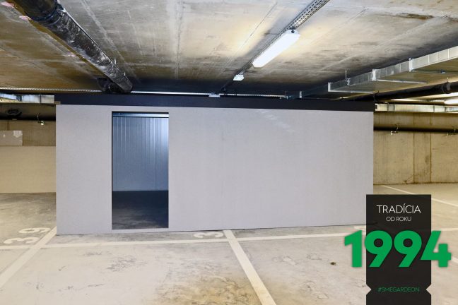 Záhradný domček v sivej omietke