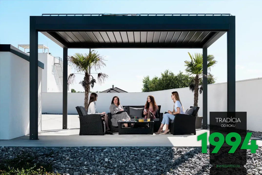 Posezení s džusem pod Bioklimatická pergolou