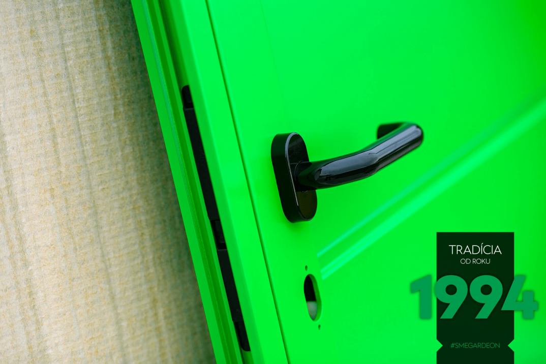 Opřené zelené dveře GARDEON