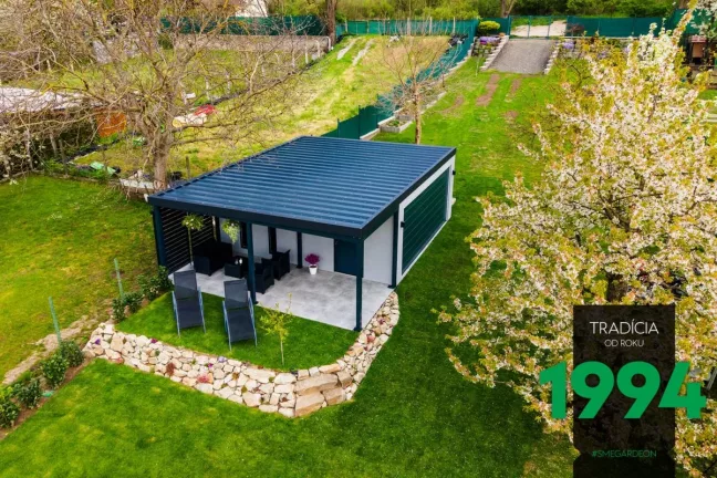 Garáž pro dvě auta s přístřeškem