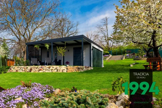 Posezení pod přístřeškem s garáží pro dvě auta