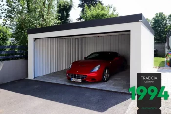 Auto zaparkované v dvougaráži