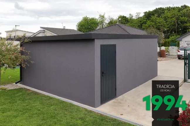 Garáž pro dvě auta s neizolovanými dveřmi